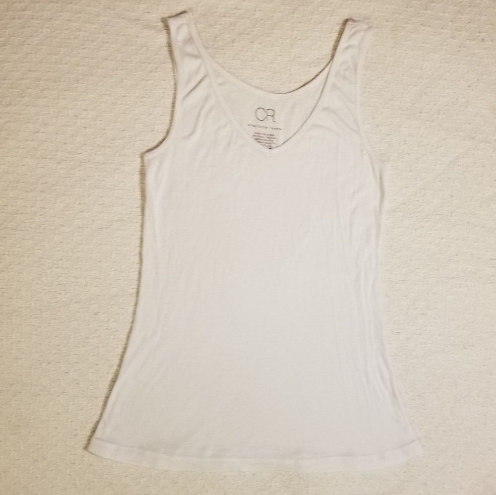 🦋 Charlotte Russe Flattering White V Neck Tank Top 🦋